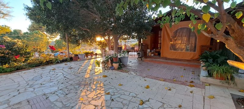 Foto f89baa12-ba9a-41d4-9816-d853f129eb96. Xalet amb aparcament piscina a Busot