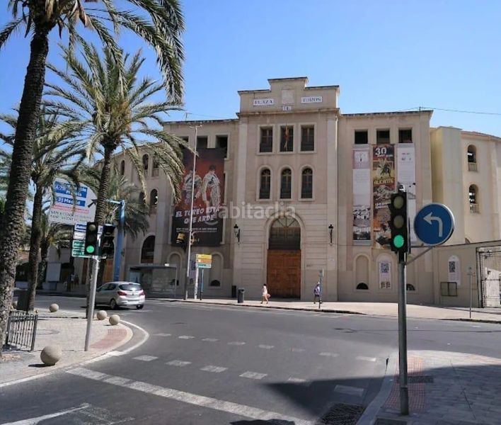Foto 17e0bb83-f892-4ff0-8fbd-e30723336b98. Edifici a Carolinas Bajas Alicante