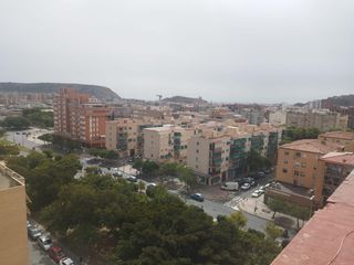 Etagenwohnung in Nou Alacant. Piso frente al hospital general, alicante