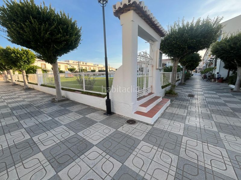 Foto e712967d-a7ad-447f-86f8-58e9a190971f. Casa adossada a Salobreña costa Salobreña