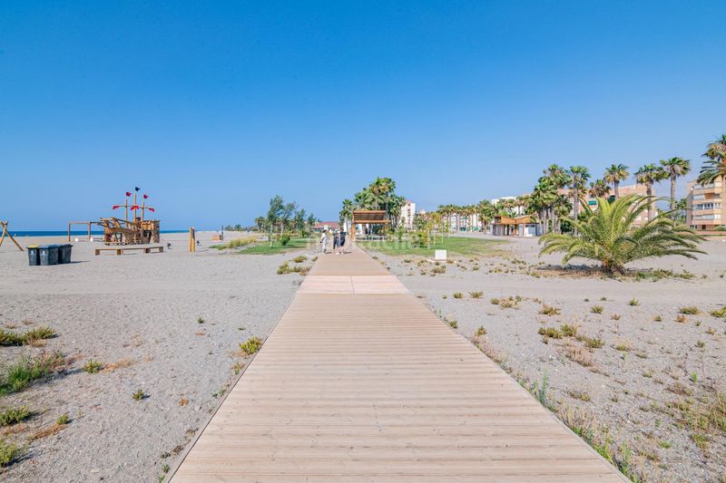 Foto f21478b6-1276-47b5-a2b4-289555705c89. Pis amb aparcament a Playa de Granada Motril
