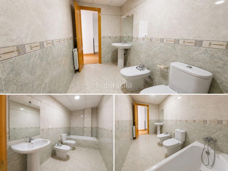 Foto 2a441235-db79-4f0a-90aa-d3804476b330. Casa aparellada amb aparcament a Híjar Gabias (Las)