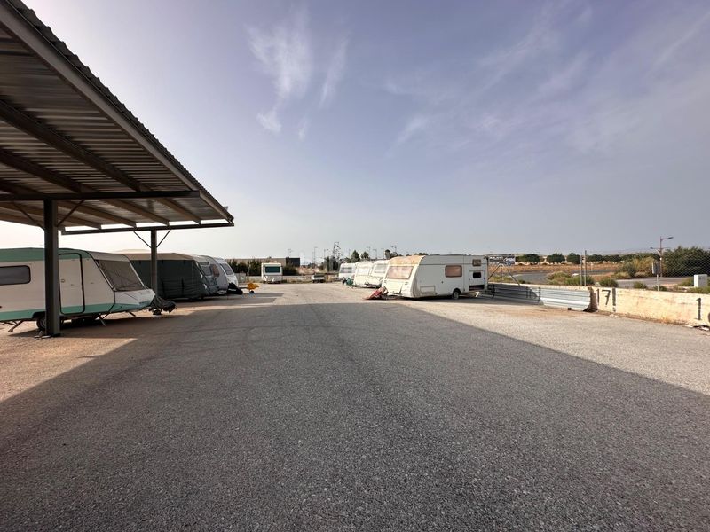 Foto 55e02c6c-2eab-4c79-ba6f-f3efe554c5cf. Solar industrial a carretera Escúzar a Escúzar