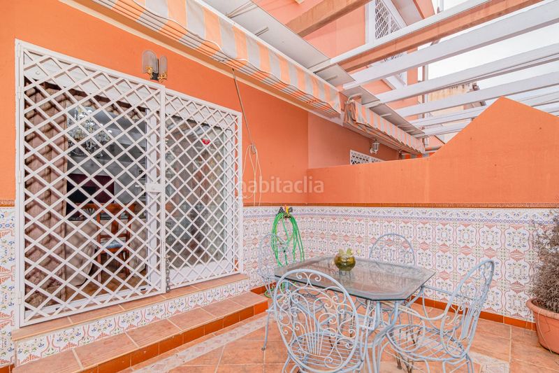 Foto 095987db-4e58-4fef-8645-f41ffbb05be7. Casa adossada amb calefacció aparcament a Bola de Oro Granada