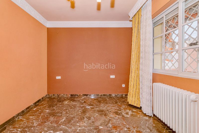 Foto 47d36a09-1434-4bb8-bfa4-9a0f9a15ac59. Casa adossada amb calefacció aparcament a Bola de Oro Granada