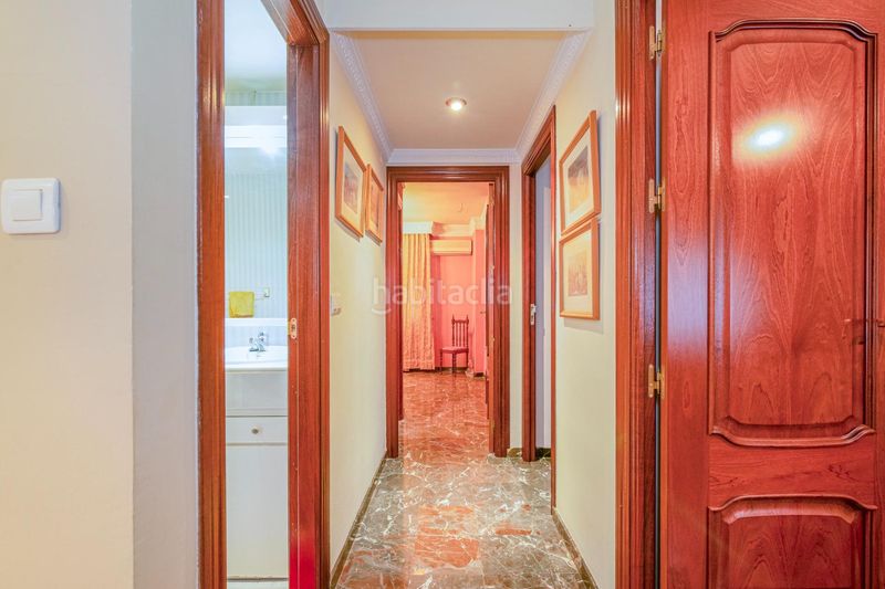 Foto 577c1d29-7175-458e-aade-567f1c2ac5e6. Casa adossada amb calefacció aparcament a Bola de Oro Granada