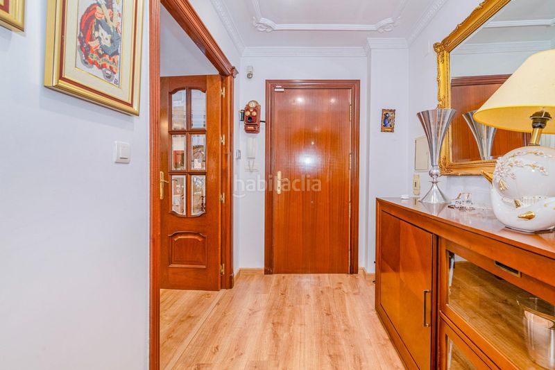 Foto a4d3b085-f1c6-47c5-8f08-cc7b43eca5b7. Casa adossada amb calefacció aparcament a Bola de Oro Granada