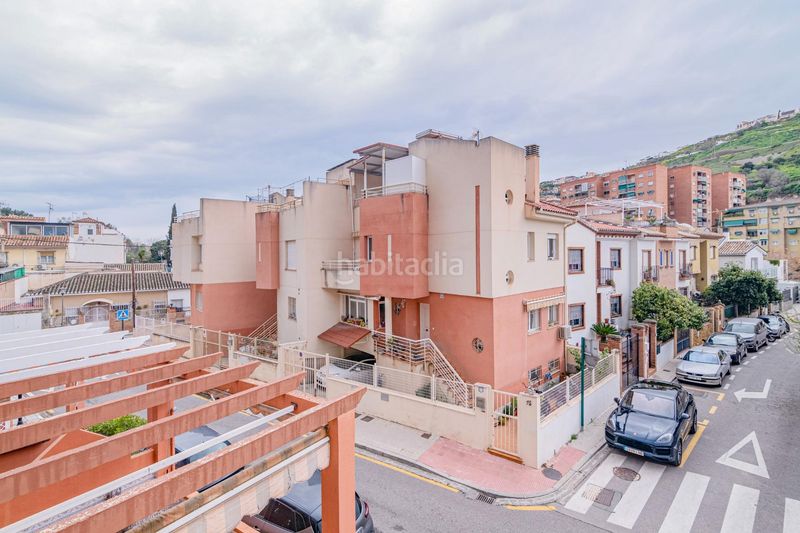 Foto f58ff727-0f55-4fc1-a813-0705191f5c1c. Casa adossada amb calefacció aparcament a Bola de Oro Granada