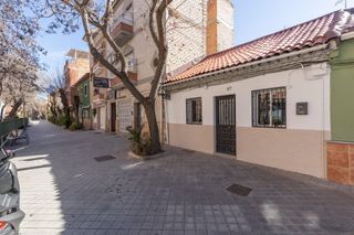 Casa  Cadiz. Casa baja para reformar en el campus de la salud, granada