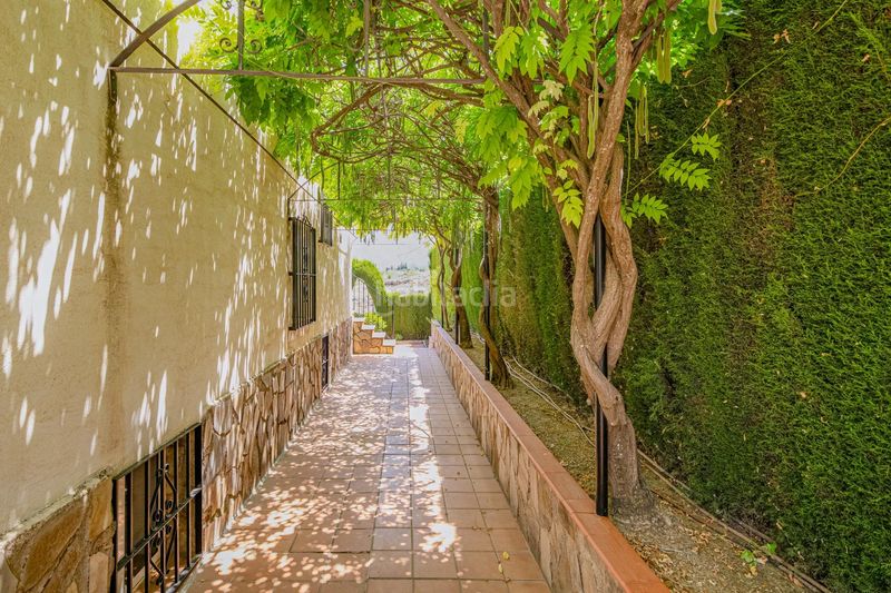 Foto aff5352b-5467-473a-a8e1-baf6866867df. Xalet a calle cosmos 17 a Barrio de la Vega Monachil