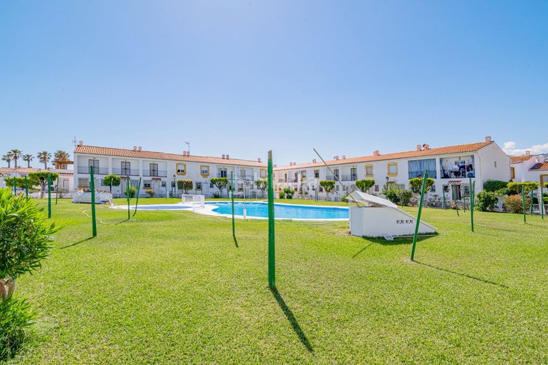 Foto 67e3880a-15a9-46cd-bed3-bdbbd9e44995. Casa adossada a Salobreña costa Salobreña