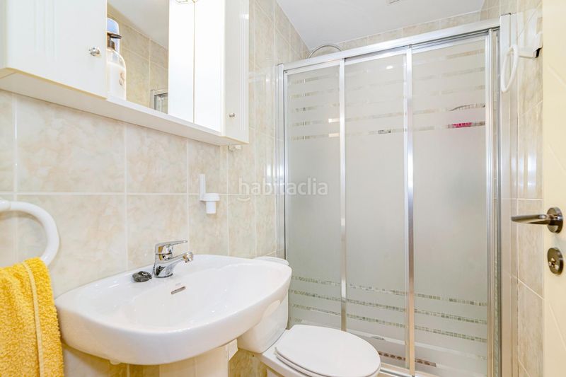 Foto f59cdd3c-def5-4359-b405-89c25fa4e393. Casa adossada a Salobreña costa Salobreña