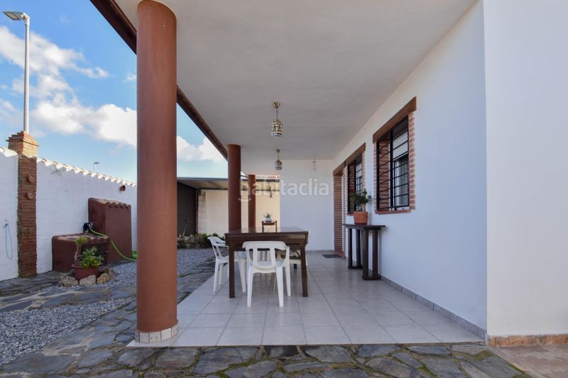 Foto b3415f9c-f08f-4d12-9c7e-a0590997e1ff. Casa amb aparcament a Atarfe