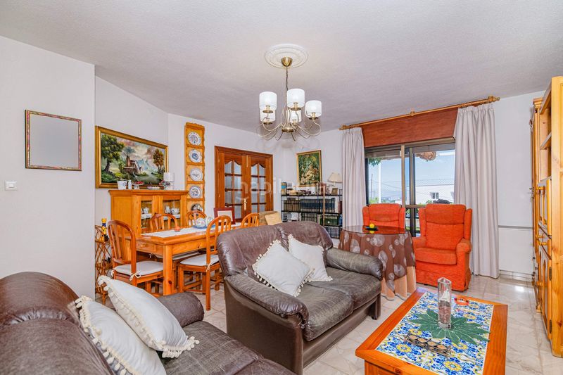 Foto e13f0e57-c738-4c84-8763-a908b819c9ef. Casa a calle hortensia 24 a Cájar