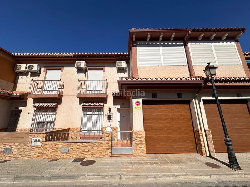Foto f7e60159-419b-4253-a976-4d789c7d17fe. Casa adossada amb calefacció aparcament a Fuente Vaqueros