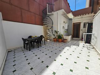 Casa adossada  Carrer de la independència. ¡espectacular casa unifamiliar con local comercial en bufalá!