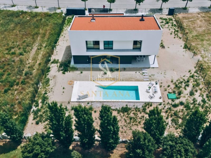 Foto b8dd1732-5fe1-4750-8e42-0866f0d5a86e. Casa amb calefacció aparcament a Roca del Vallès (La)