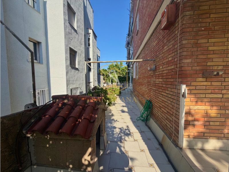 Foto c0502c6b-0f86-40ba-a5cc-31120791a800. Planta baixa amb calefacció a La Font d´en Fargues Barcelona