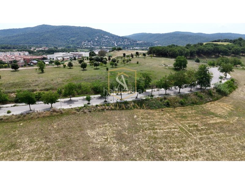 Foto 3256ada9-ff46-4341-93c2-7780f1071a94. Terreno residenziale in Roca del Vallès (La)