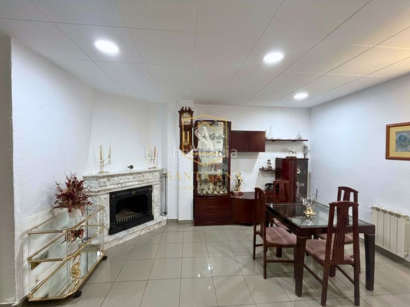 Foto f4c0ac3b-8aa6-4515-8f0c-3b395350b990. Casa adossada amb calefacció a Bufalà Badalona