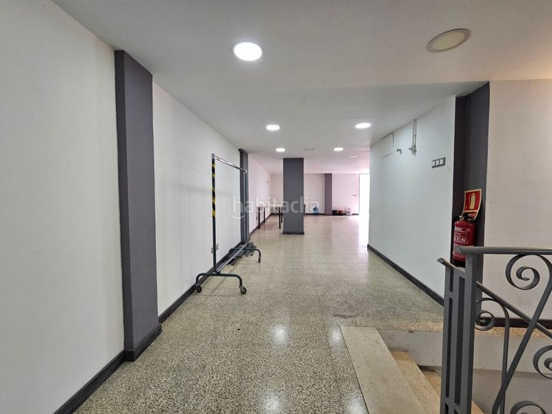 Foto c74ad3da-cf34-4886-8e45-15045a863793. Local comercial a Bufalà Badalona