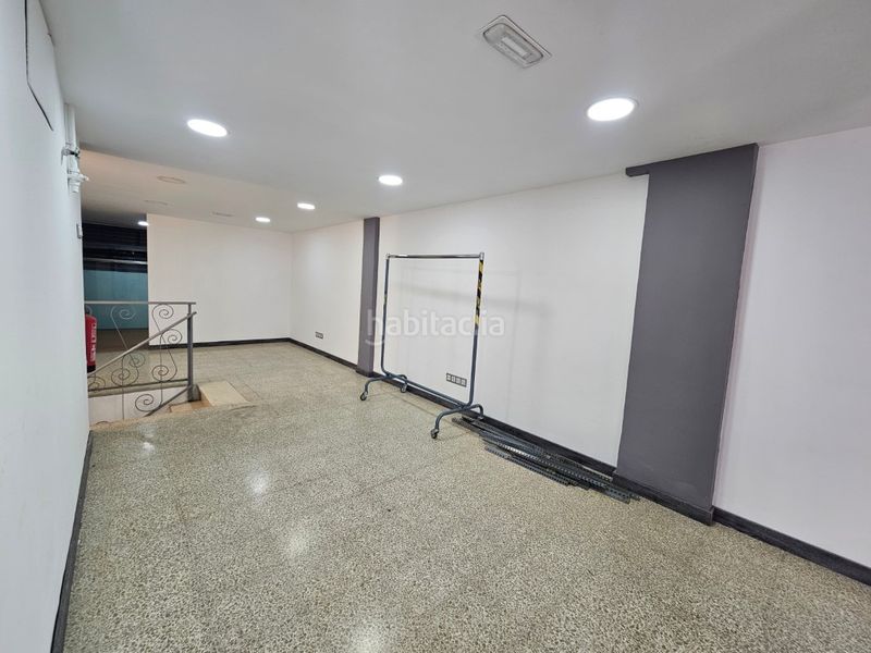 Foto d5a1a348-9bcf-495d-b6d7-1bfd8acbf083. Local comercial a Bufalà Badalona