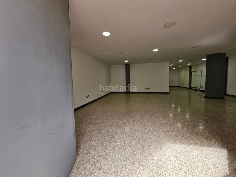 Foto e5160572-3d71-42e5-94da-e19929dd188e. Local comercial a Bufalà Badalona