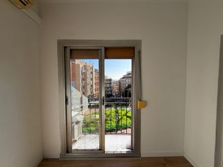 Appartement  Plaça cuba. Para entrar a vivir con balcón y vistas al mar!