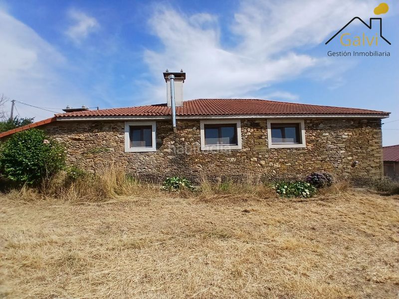 Foto bf8c8948-15a4-4608-be4b-cd3828bef745. Masia amb aparcament a Saviñao (O)