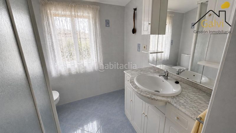 Foto 22b6c9bc-fe5f-4d59-93eb-15b690749758. House with parking in Ortigueira