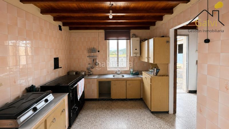 Foto 72a9dcf3-4751-4772-a631-1ec248581185. House with parking in Ortigueira