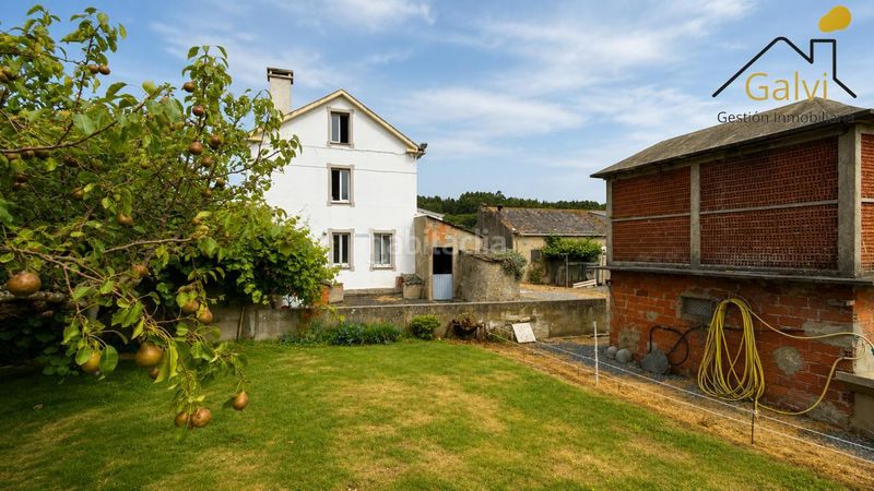 Foto c7b41c7a-b6a2-48f9-8461-1febbe01eb1f. House with parking in Ortigueira