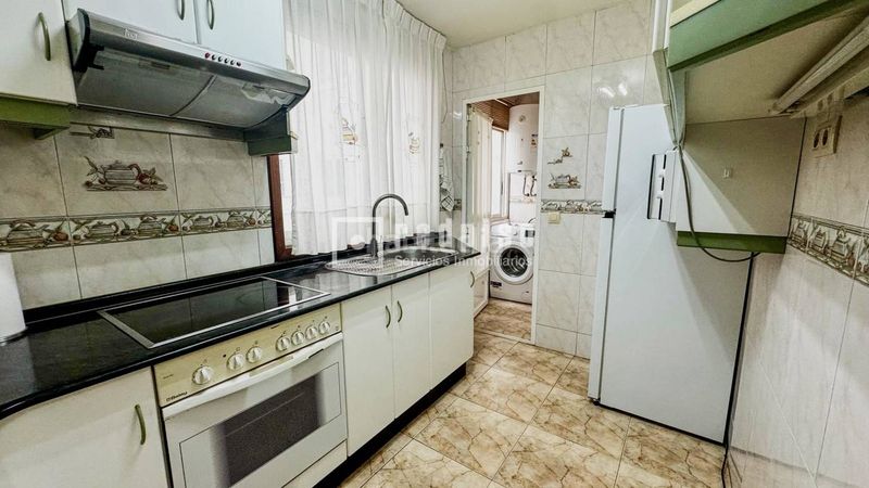 Foto fbf62c07-1d87-474d-a501-c0e200d88315. Flat with heating in Agra del Orzán - Ventorrillo Coruña (A)