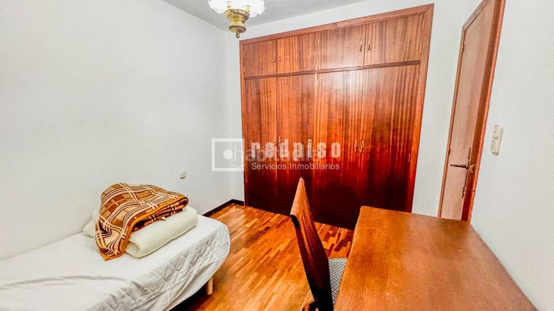 Foto ba11c3a6-99ce-4c05-afc3-5415a159ae0b. Xalet amb aparcament a Abegondo