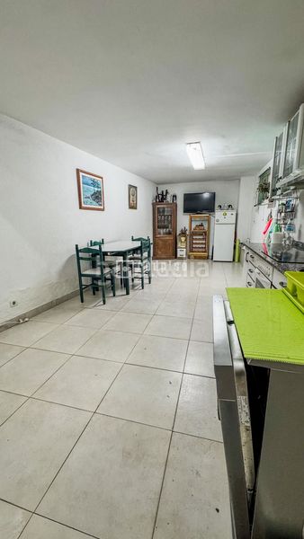 Foto 8cebaf39-a1a8-4163-98f2-9a3d51a05a4e. Local comercial a Agra del Orzán - Ventorrillo Coruña (A)