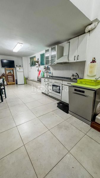 Foto b665d9cc-a164-4820-9757-631dc21b67ad. Local comercial a Agra del Orzán - Ventorrillo Coruña (A)