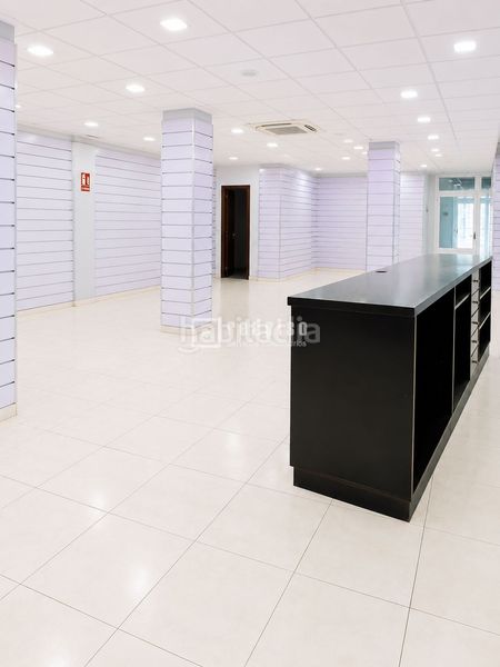Foto 02d4a89b-2e47-4eed-90c0-77f8c8dfae92. Alquiler local comercial  en alquiler en plena zona comercial de a coruña en Coruña (A)