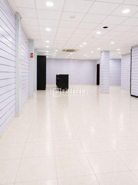 Foto 4df1edc8-2e6e-4990-8440-494cfb590c43. Alquiler local comercial  en alquiler en plena zona comercial de a coruña en Coruña (A)