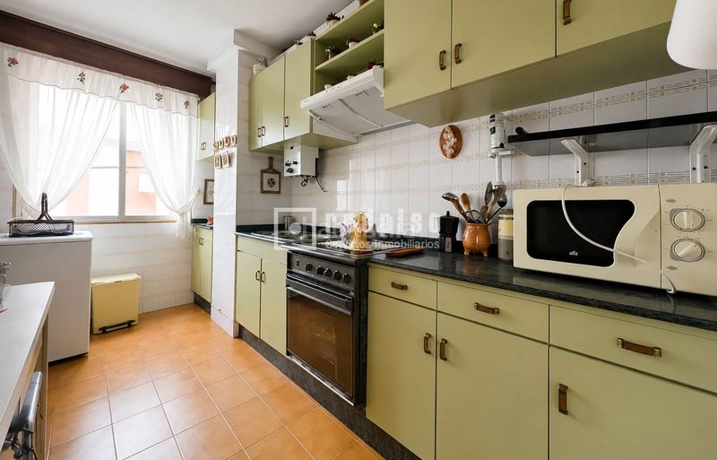 Foto 912865b7-2eb1-4aa9-abd8-03a0bd6a1bc8. Pis a Pontedeume