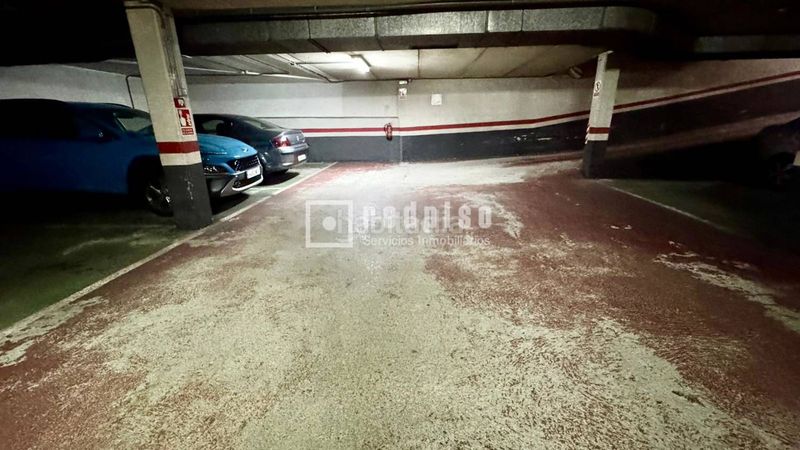 Foto ea22b6b9-2e92-4d27-b600-71db964a6fb7. Aparcament cotxe a Agra del Orzán - Ventorrillo Coruña (A)