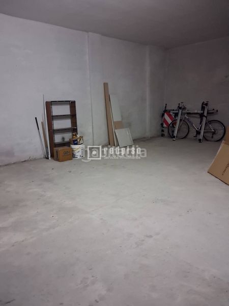 Foto 24a4677f-a35f-4855-bb96-69800d48cf44. Aparcament cotxe a Agra del Orzán - Ventorrillo Coruña (A)