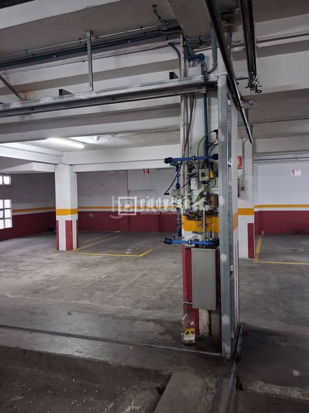 Foto 340d3ff2-acb0-458c-b420-7ceeda886814. Aparcament cotxe a Agra del Orzán - Ventorrillo Coruña (A)