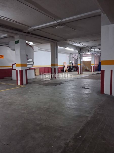 Foto 7ecc9141-d1fe-41b5-807b-1fa171fd7370. Aparcament cotxe a Agra del Orzán - Ventorrillo Coruña (A)