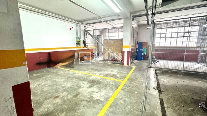 Foto 848c40cc-2cc6-4528-a84e-c8f9552cea8c. Aparcament cotxe a Agra del Orzán - Ventorrillo Coruña (A)