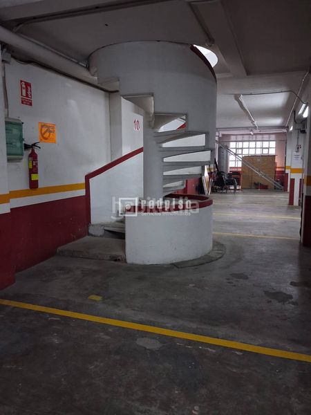 Foto 84c06cd9-c693-41bd-a7b7-dc36833f5836. Aparcament cotxe a Agra del Orzán - Ventorrillo Coruña (A)