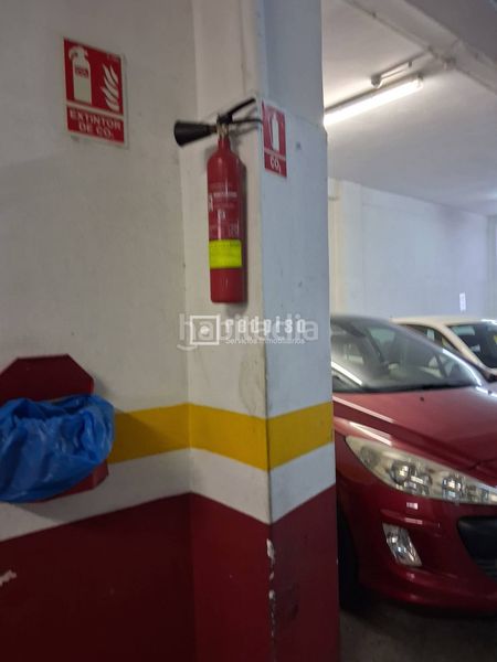 Foto a9d06d5e-91e8-4d2d-b2fb-2a97bdc244ae. Aparcament cotxe a Agra del Orzán - Ventorrillo Coruña (A)