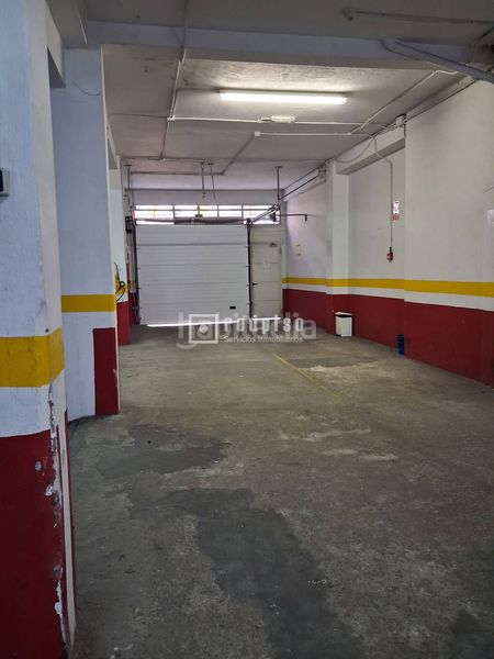 Foto b26700b2-9df8-477e-b00c-b27b1ce6f9a0. Aparcament cotxe a Agra del Orzán - Ventorrillo Coruña (A)