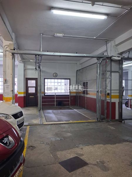 Foto cbf7a0d9-39c5-43ad-9597-129f7ee02730. Aparcament cotxe a Agra del Orzán - Ventorrillo Coruña (A)