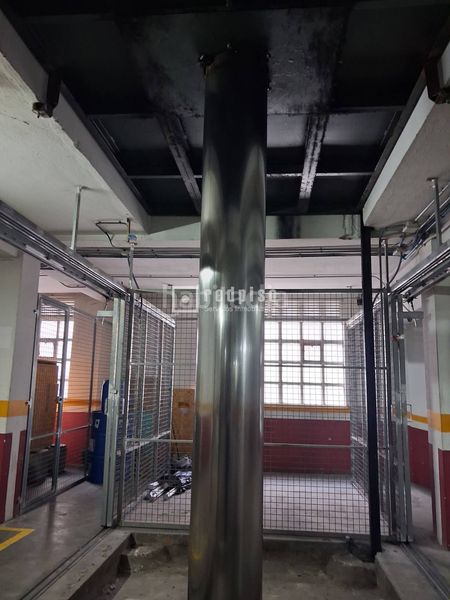 Foto d816eed8-9689-43a8-b921-8cbf720d4ee8. Aparcament cotxe a Agra del Orzán - Ventorrillo Coruña (A)