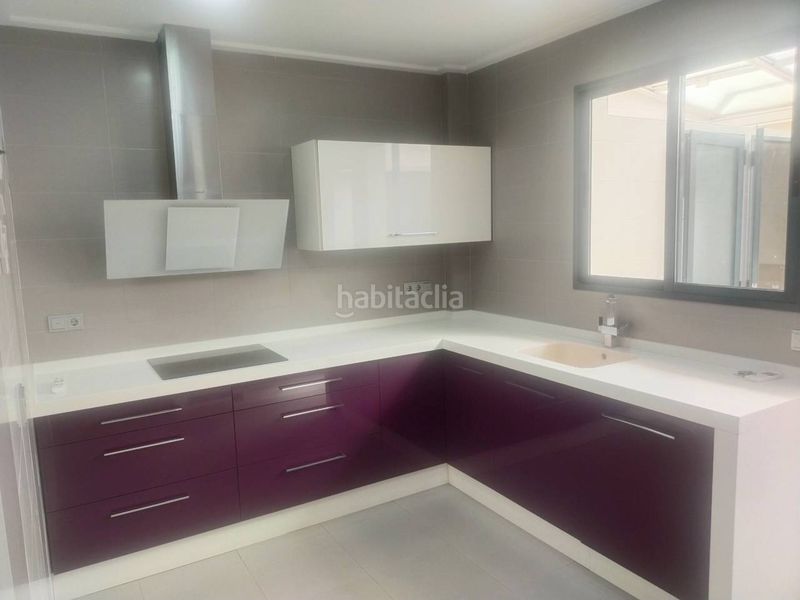 Foto b9a34b45-f611-42d7-bb14-28ed37ab0e74. Casa amb piscina a Ciutat Esportiva Elche / Elx